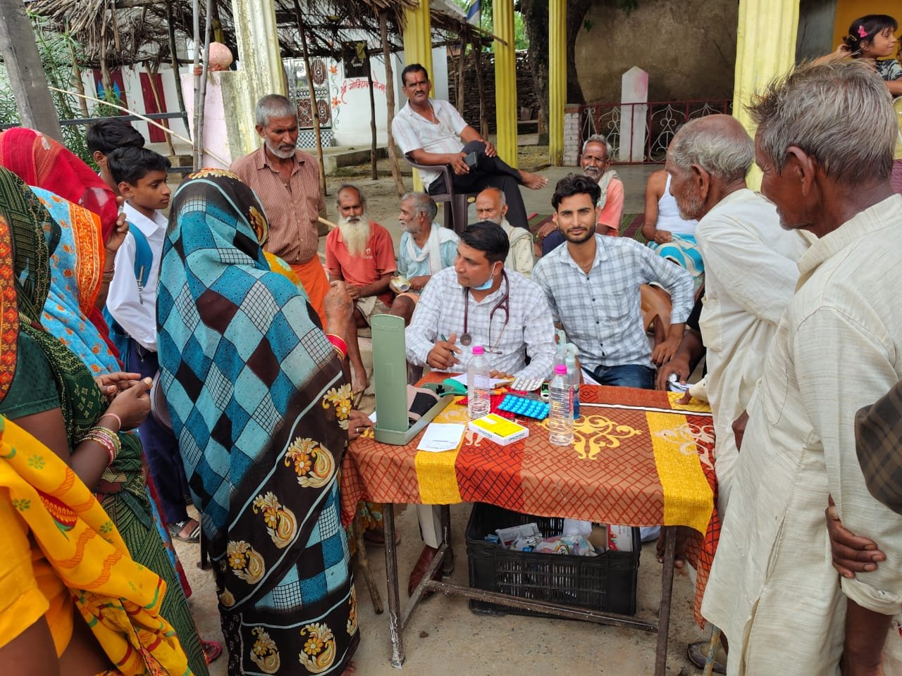 सिमरा कलां में निःशुल्क स्वास्थ्य शिविर, 100 से अधिक ग्रामीणों का हुआ स्वास्थ्य परीक्षण