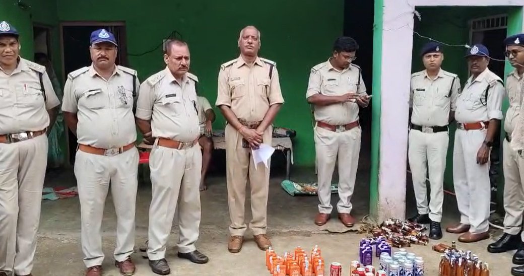 अनूपपुर: अवैध अंग्रेजी शराब के खिलाफ आबकारी और पुलिस की संयुक्त कार्रवाई, 42 लीटर शराब जब्त
