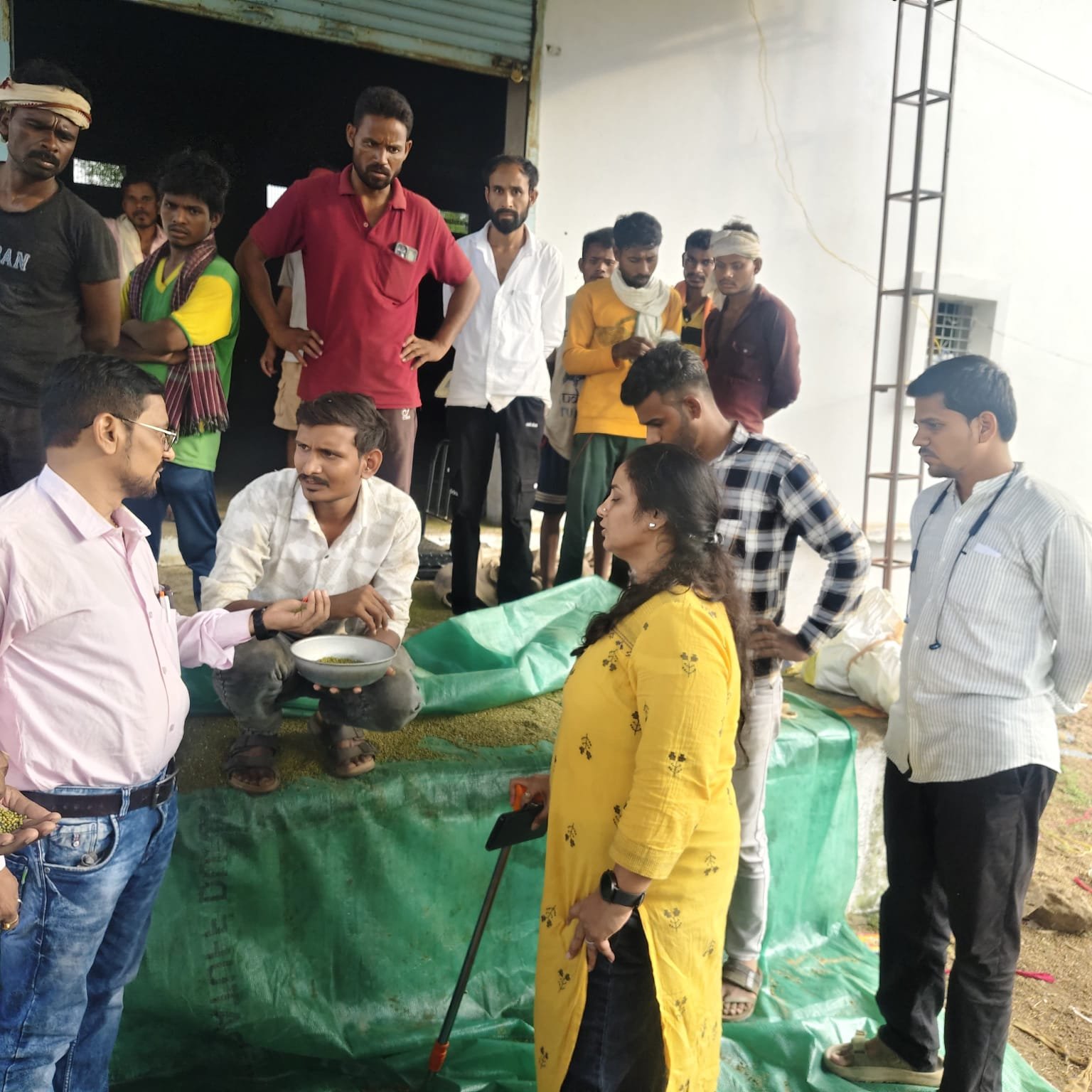 एसडीएम रजनी वर्मा ने मूंग उपार्जन केंद्रों का किया निरीक्षण, किसानों के हितों की सुरक्षा के दिए सख्त निर्देश