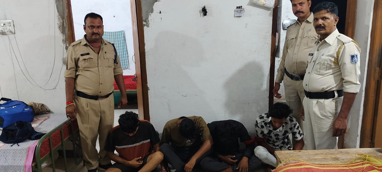 उज्जैन जिले की तराना पुलिस को सफलता, दिनदहाड़े लाखों की चोरी का खुलासा, 4 आरोपी गिरफ्तार