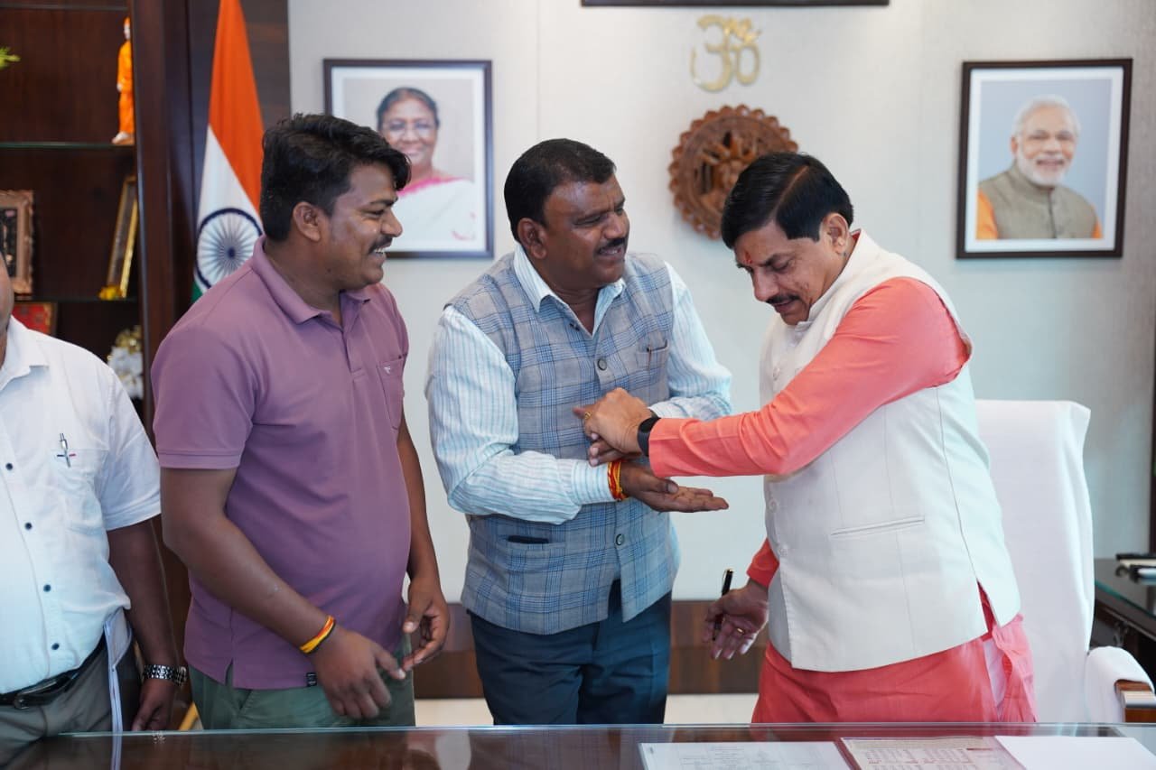 CM मोहन यादव से मिले विधायक कालूसिंह ठाकुर, धरमपुरी के विकास कार्यों पर हुई चर्चा