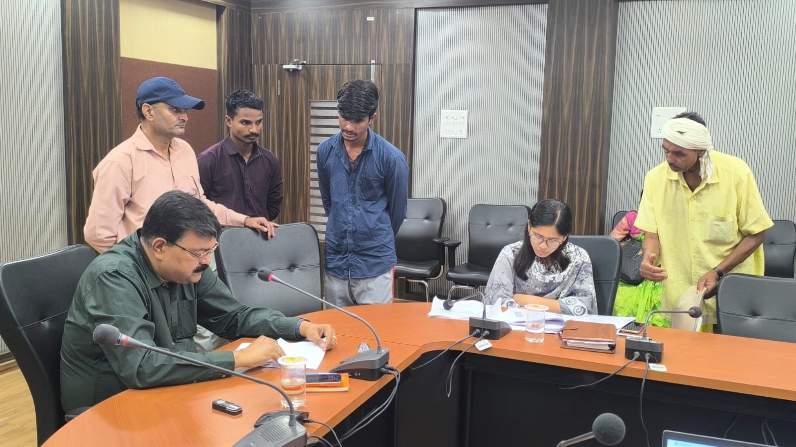 अनूपपुर जनसुनवाई में 41 आवेदन प्राप्त हुए