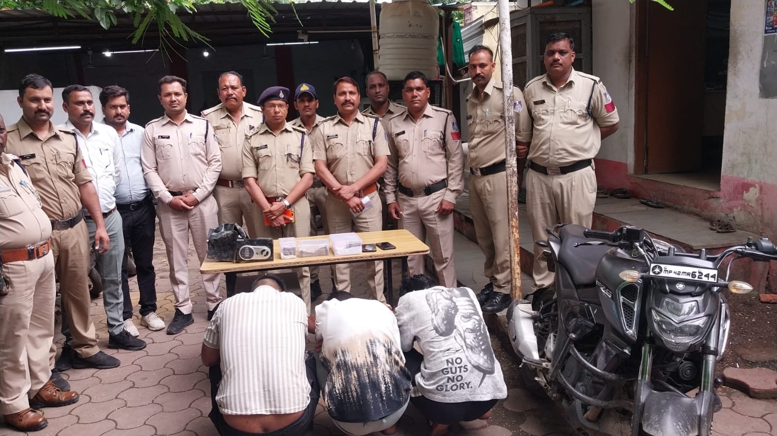 शुजालपुर मंडी पुलिस का बड़ा खुलासा! 2.50 लाख की चोरी का पर्दाफाश, तीन आरोपी गिरफ्तार