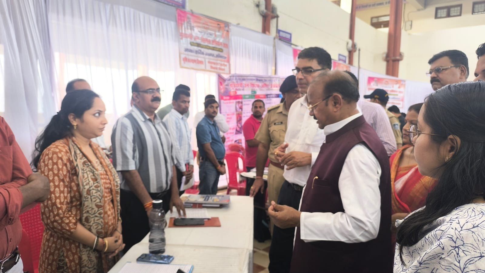 राज्य मंत्री श्री जायसवाल ने मुख्यमंत्री जन विश्वास अभियान शिविर का किया निरीक्षण, हितग्राहियों को योजनाओं का लाभ दिलाने दिए निर्देश