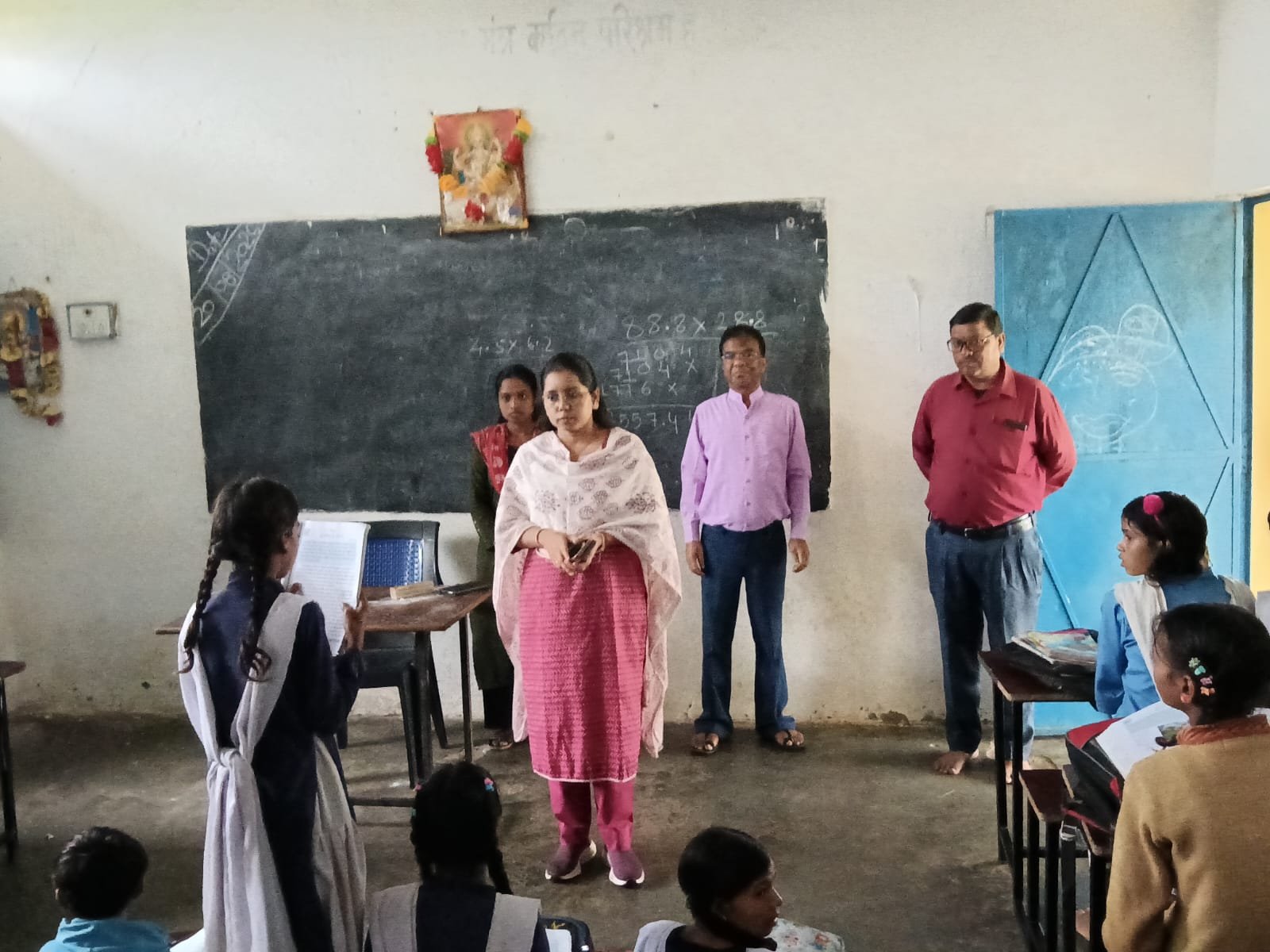 जन विश्वास अभियान के तहत जिला पंचायत सीईओ ने ग्राम पंचायत अचलपुर एवं वृंदावन ग्राम अमगवां का लिया जायजा, किरगी में आयोजित शिविर के विभागीय स्टाल में पहुंच कर ली गई जानकारी