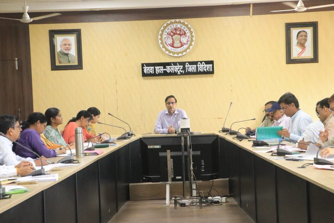 सीएम हेल्पलाइन की नान-अटेंडेंट शिकायतें शून्य करने के निर्देश, एल-1 स्तर पर दिए गए जवाबों का एल-2 अधिकारी बारिकी से परीक्षण करें : कलेक्टर श्री अंशुल गुप्ता
