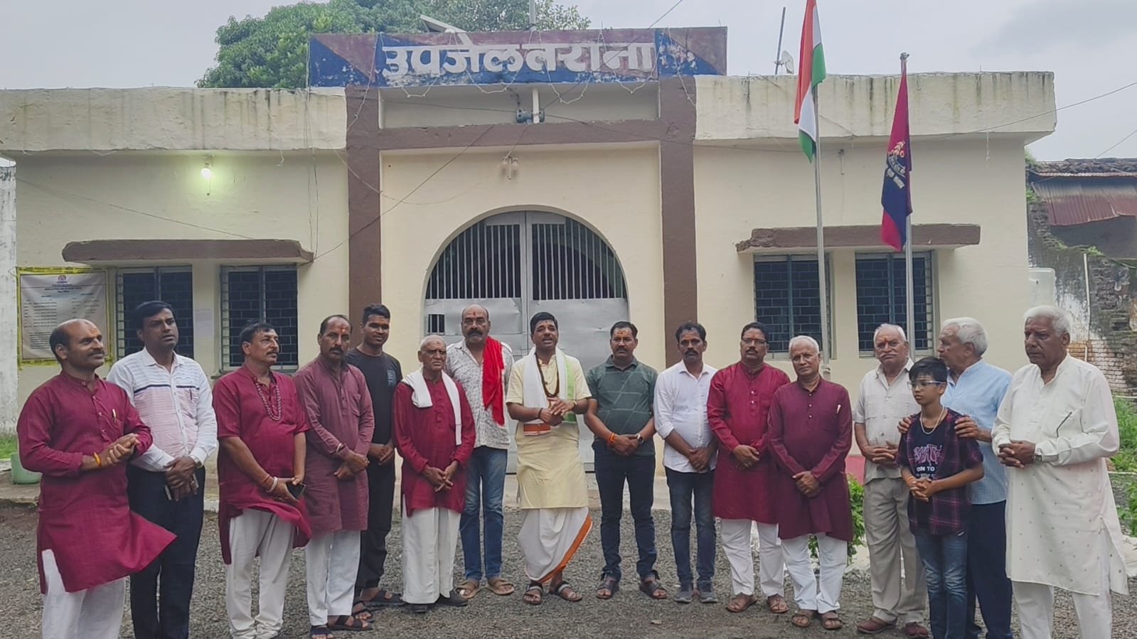 एक शिवलिंग प्रतिदिन अभिषेक मंडली ने उपजेल में कराया श्री सुधारेश्वर महादेव का अभिषेक