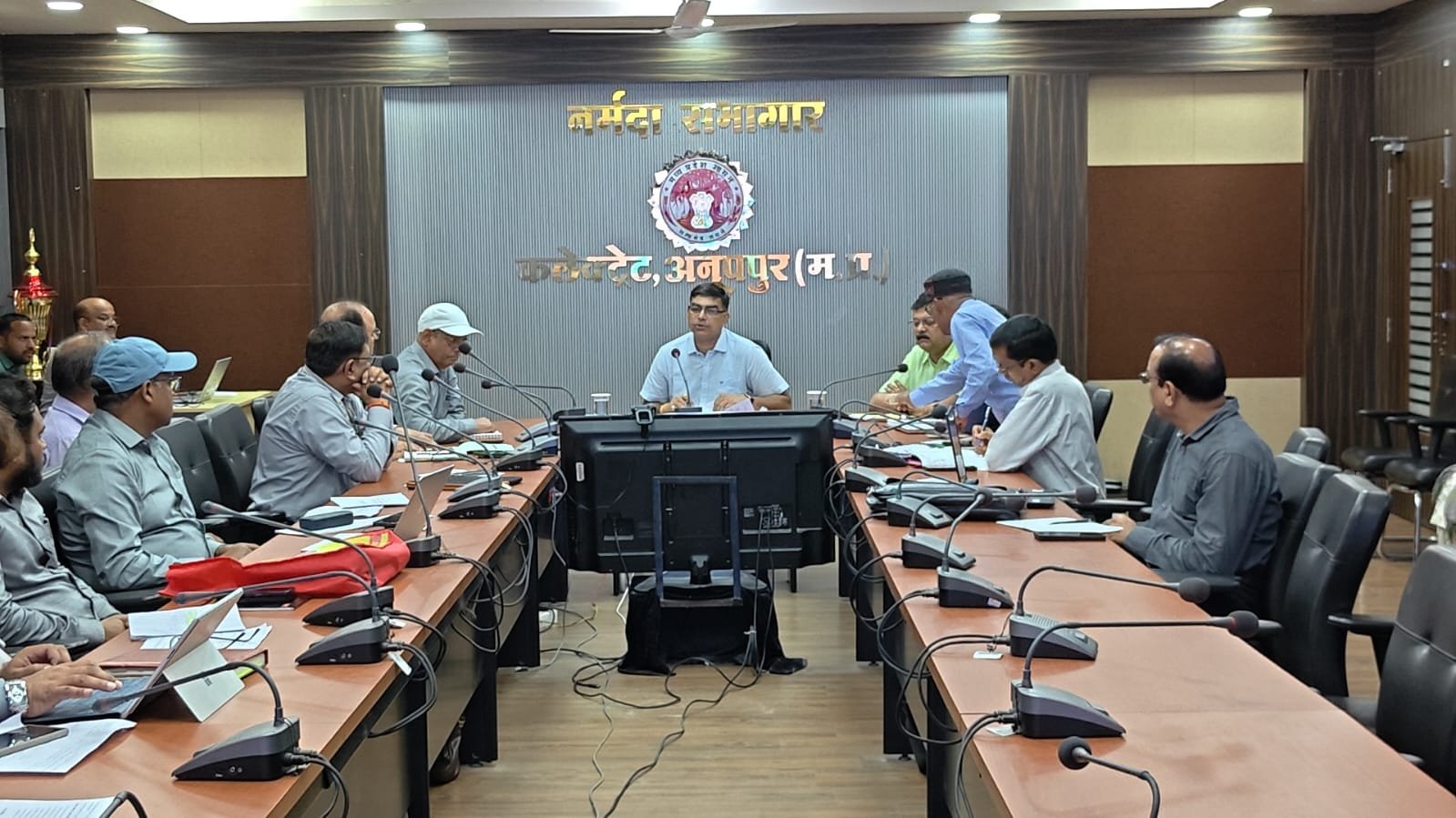 एसईसीएल कोल माइंस के प्रबंधक शासन द्वारा निर्धारित गाइडलाइन का पालन अक्षरशः करें- कलेक्टर