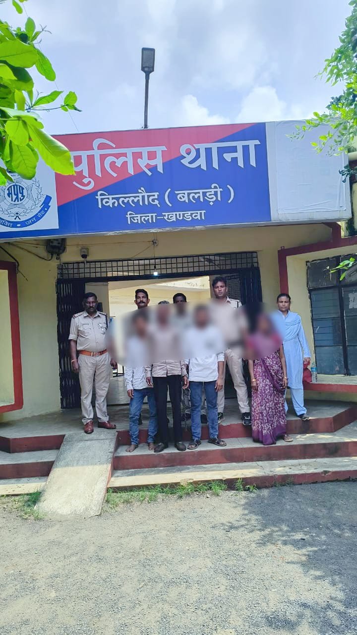 कुल्हाड़ी से जानलेवा हमला कर महिला को गंभीर रूप से घायल करने वाले 04 आरोपियों को थाना किल्लौद पुलिस ने 16 घंटे में किया गिरफ्तार
